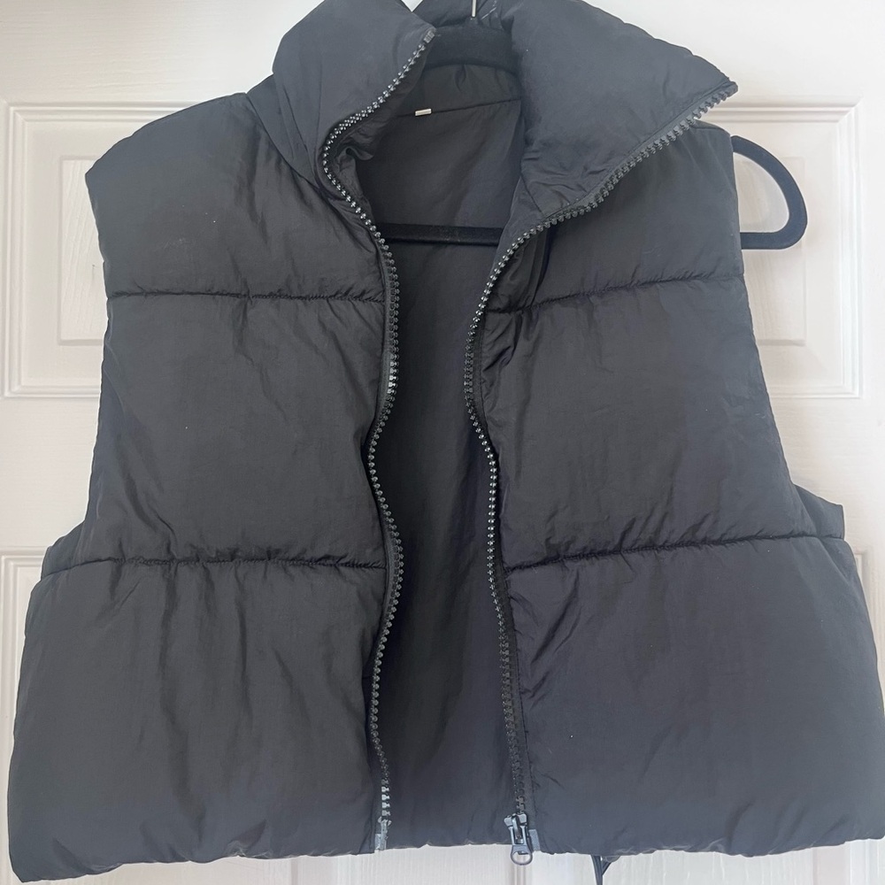 Black Puffer Cropped Vest